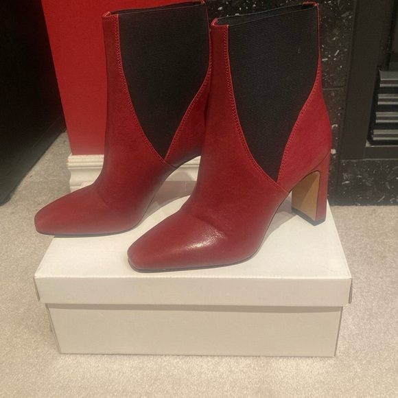 Vince Camuto Chelsea Ankle Boot in Dark Red Leather (New) - Picture 3 of 5